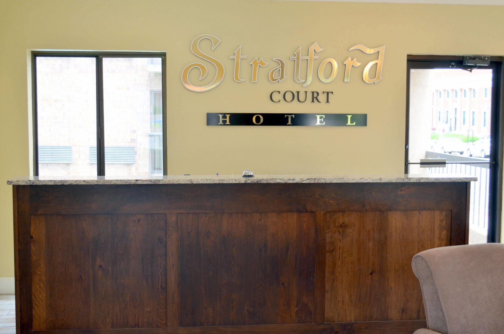 Stratford Court Hotel ซีดาร์ซิตี ภายนอก รูปภาพ